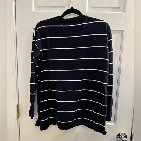 Seraphine Maternity/Nursing Sweater with Red Heart - Picture 2 of 4